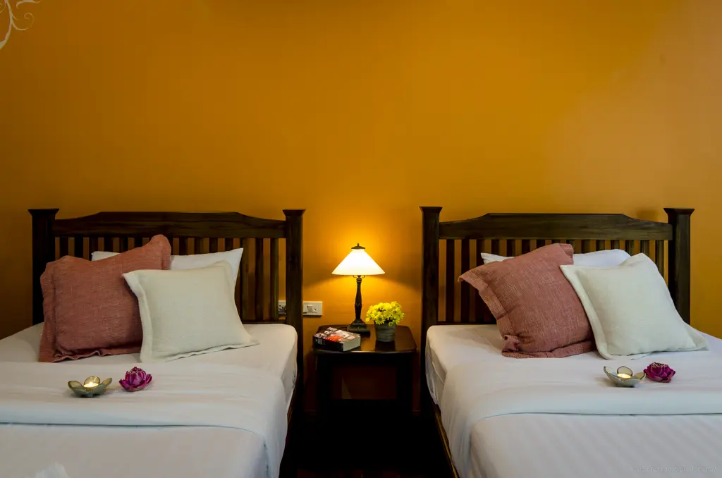 Chom Suan twin room with two single beds